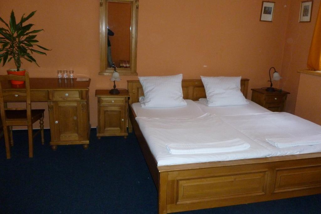 Hotel A Restaurace U Hrncire Kutná Hora Kamer foto